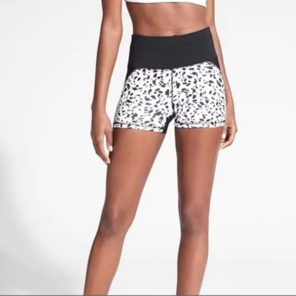 Athleta Stealth Shortie Black and White XS EUC